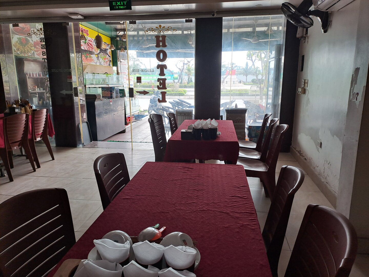 Nhà hàng Phương Phương - Cát Bà
