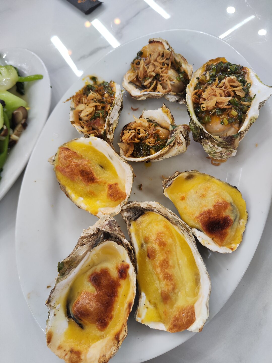 Cat Ba Vu Duong Seafood Restaurant