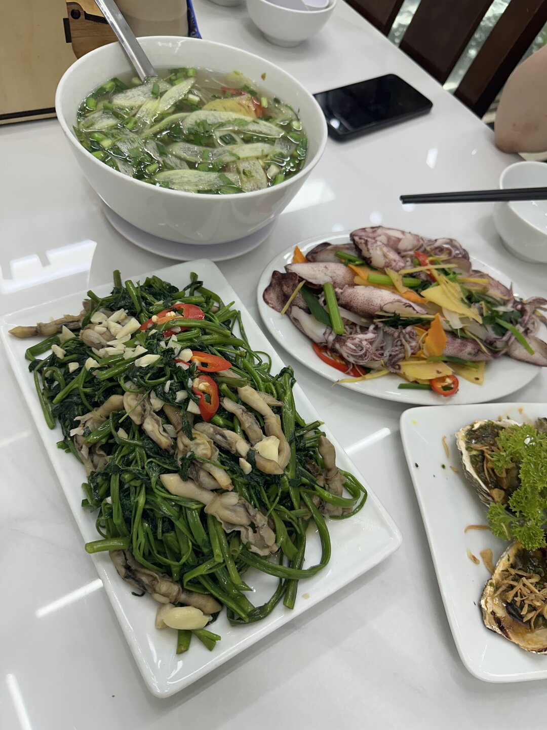 Cat Ba Vu Duong Seafood Restaurant
