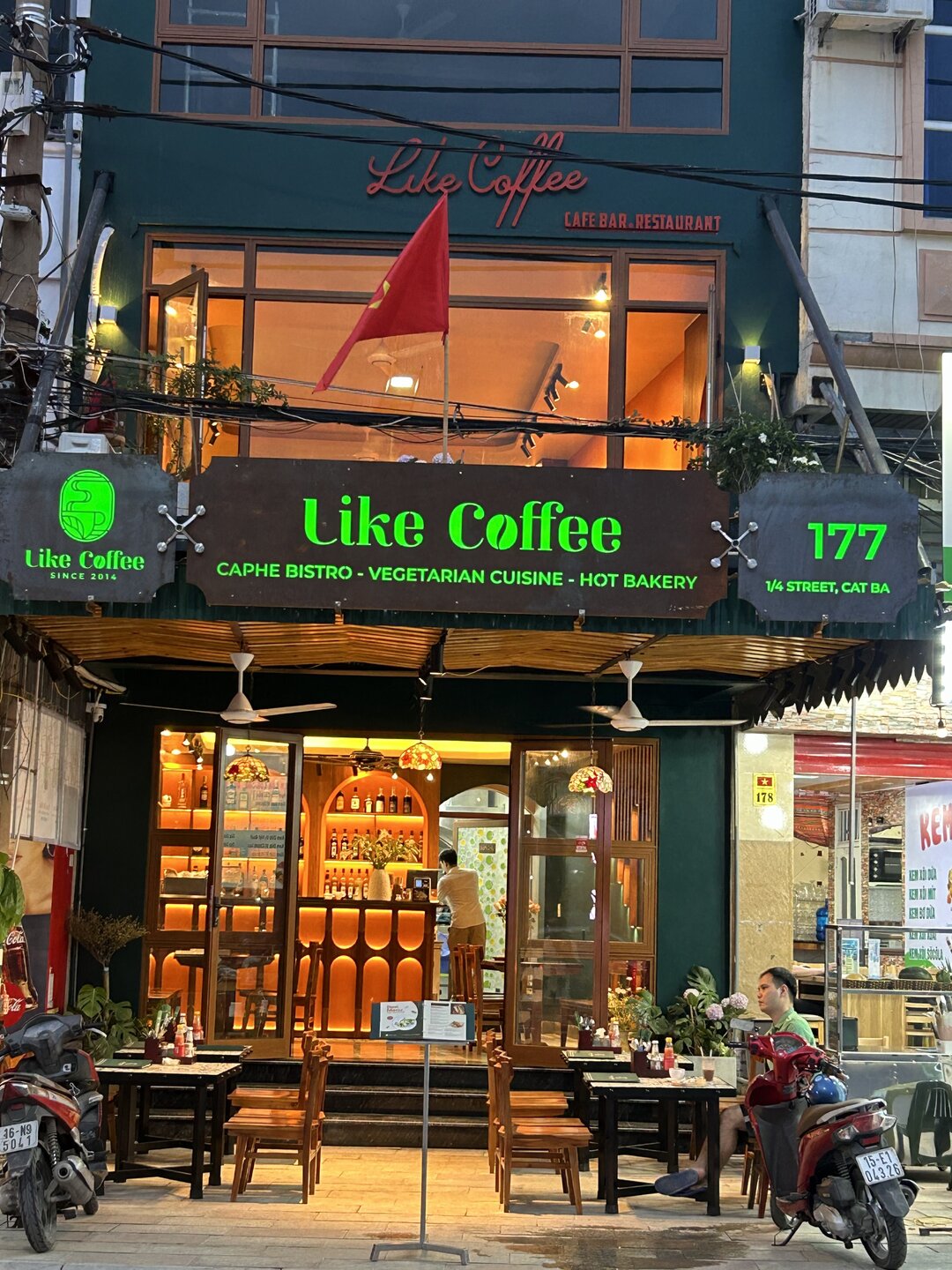 LIKE COFFEE - Vegetarian Food CatBa