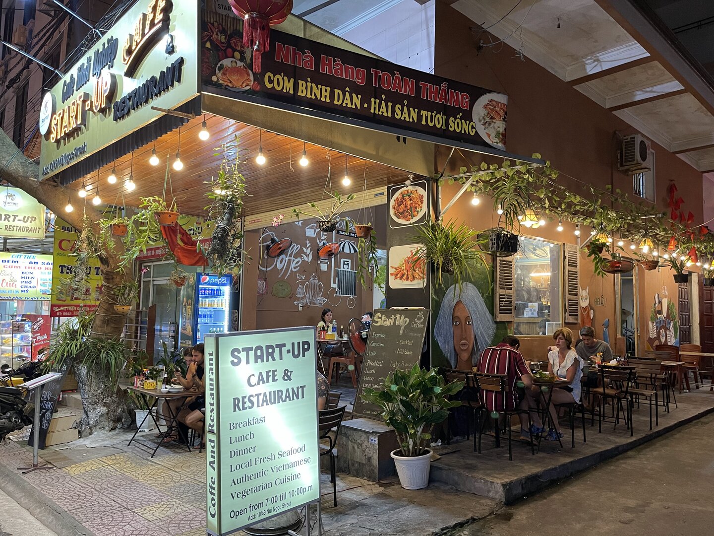 Start Up Cafe & restaurant