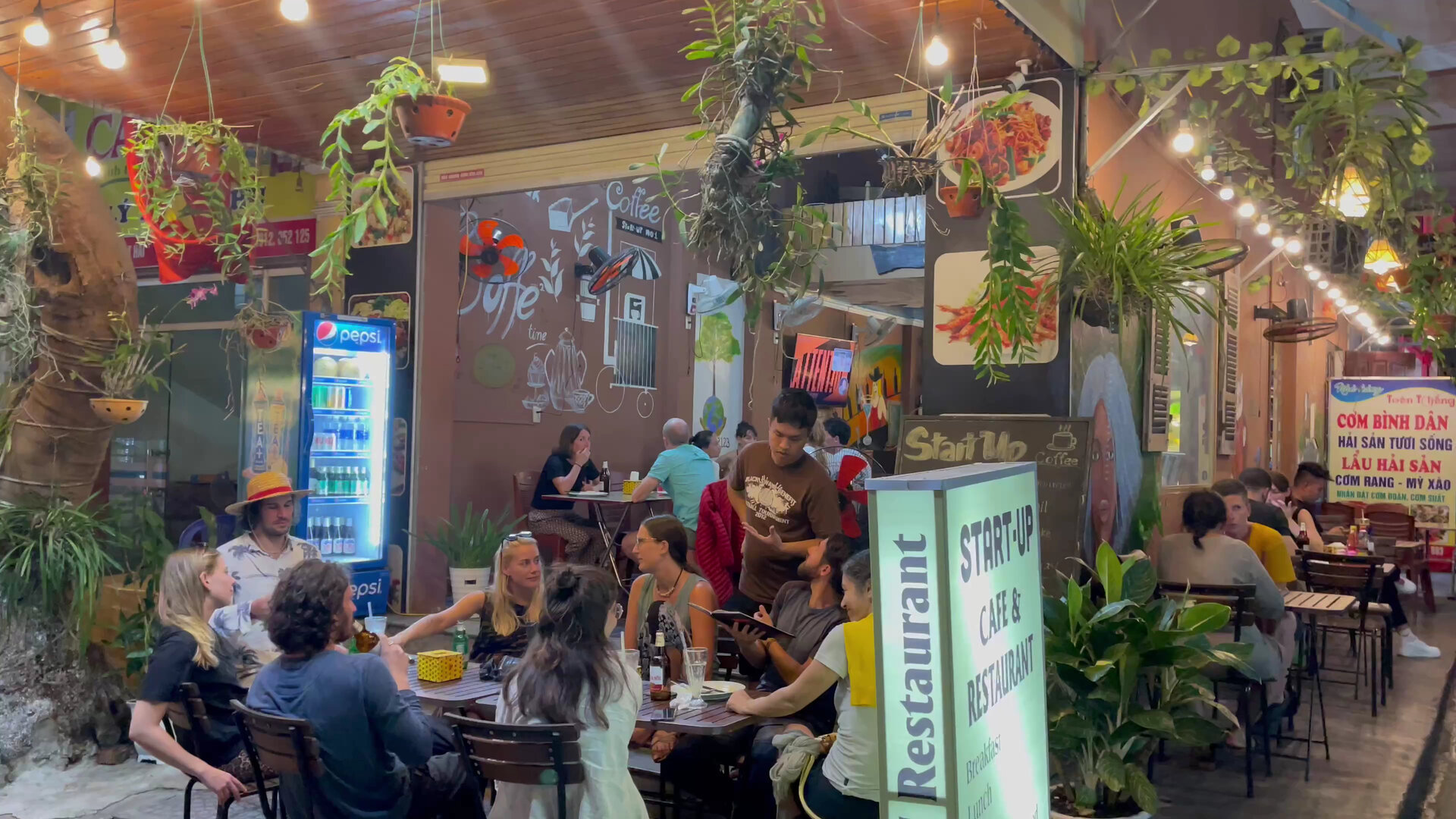Start Up Cafe & restaurant