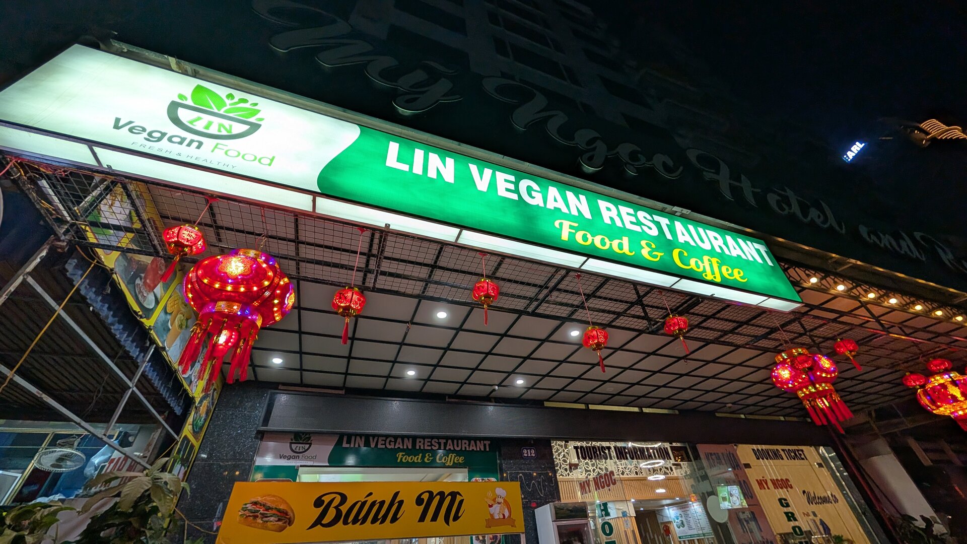 LIN VEGAN RESTAURANT & COFFEE