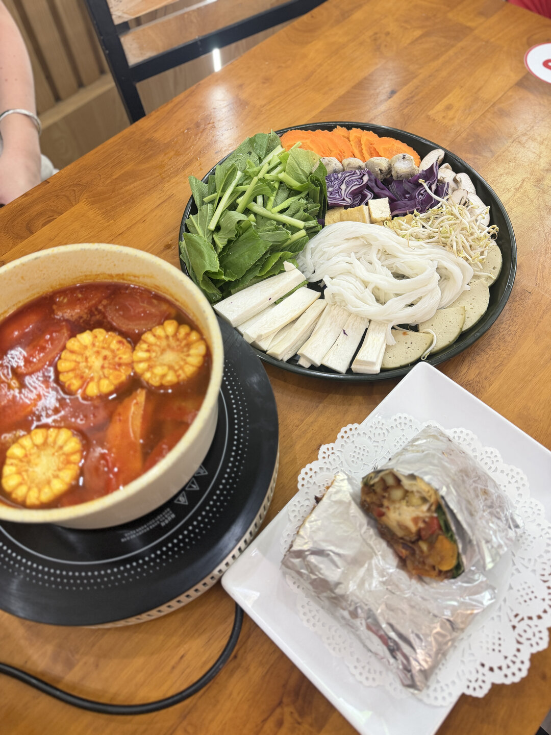 LIN VEGAN RESTAURANT & COFFEE