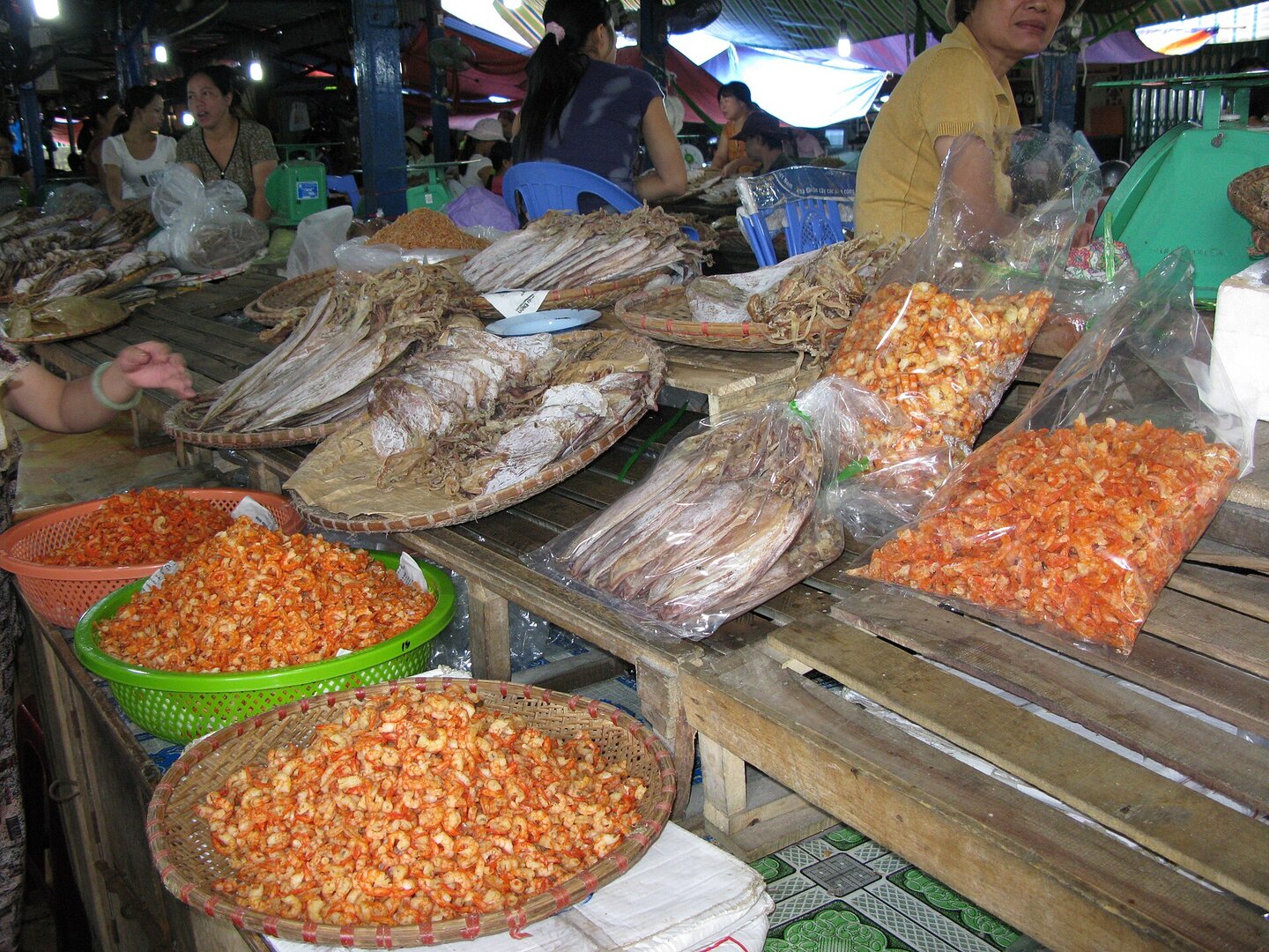 Chợ đầu mối Cát Bà