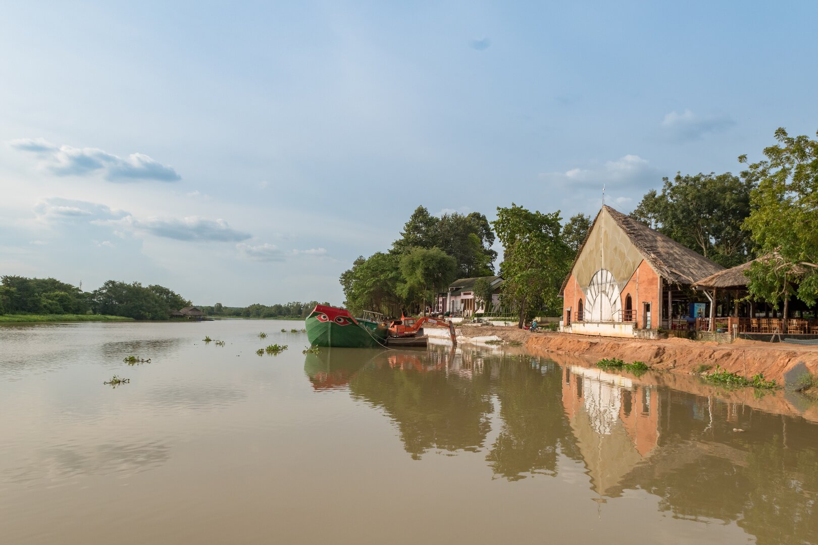 Địa đạo Bến Dược