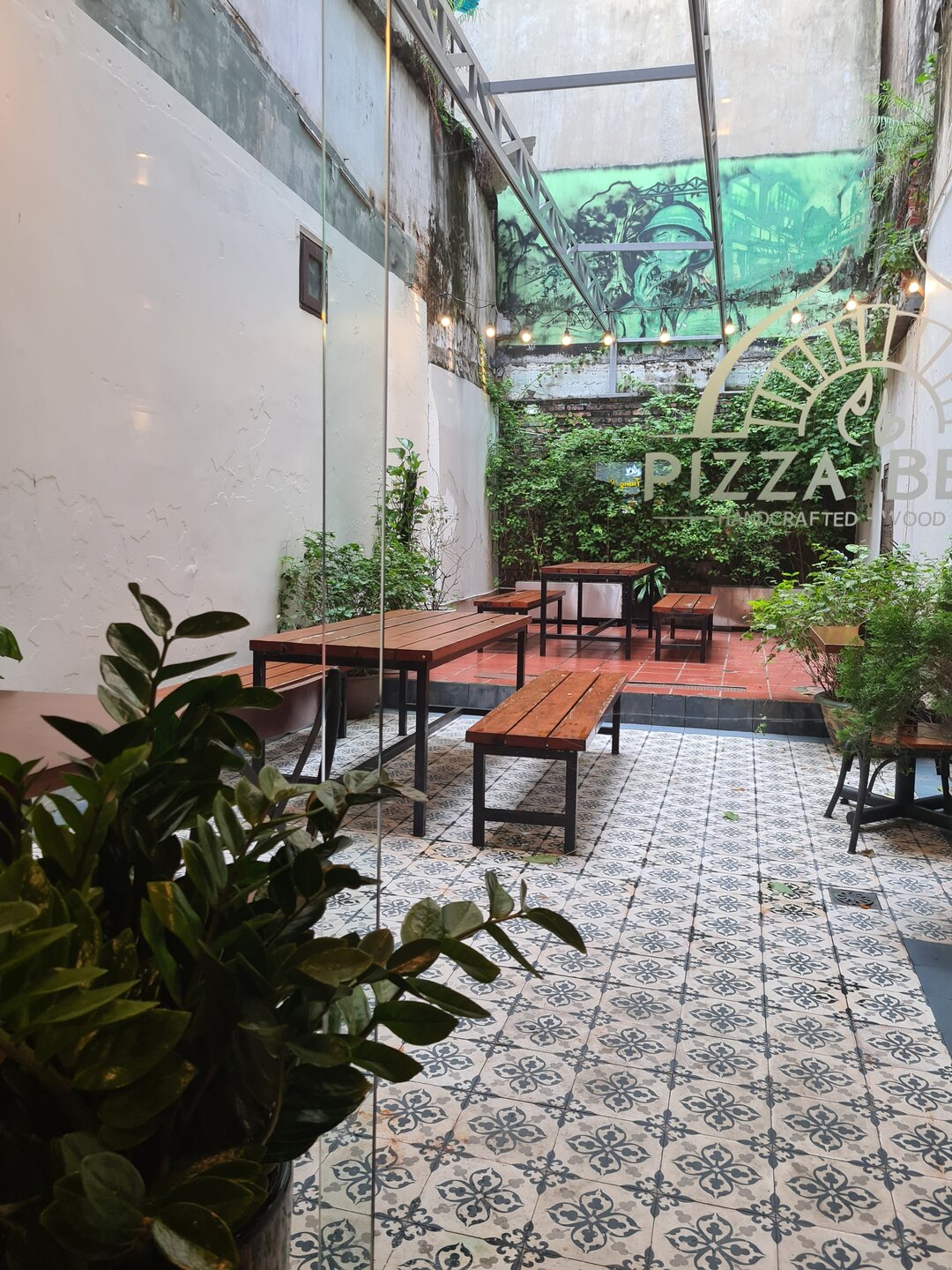 Pizza Belga Hàng Bè