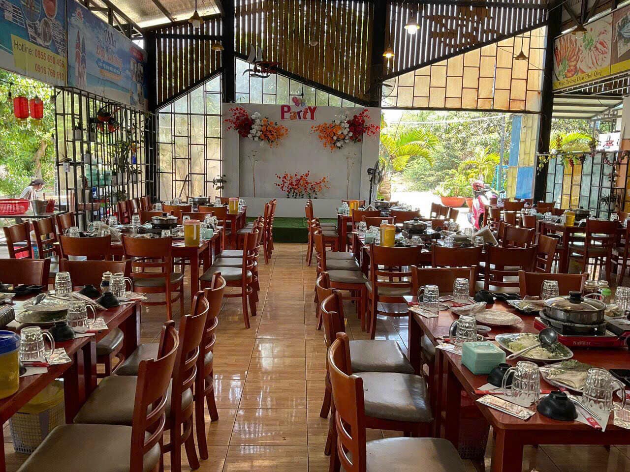 Nhà Hàng Cột Buồm