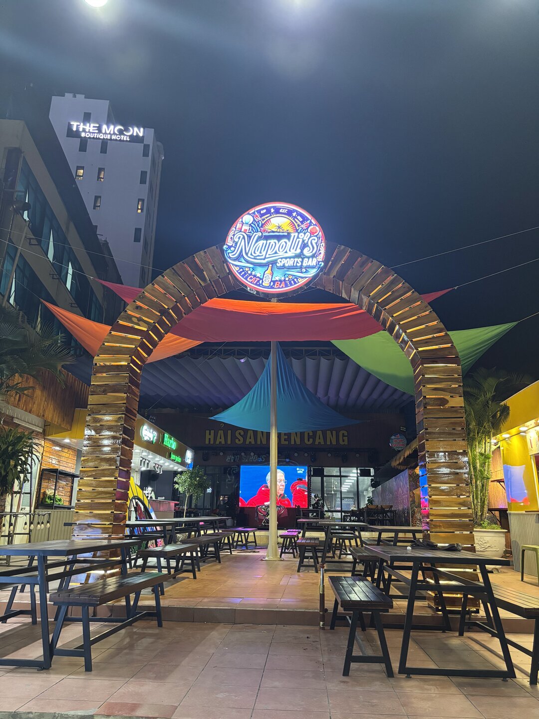 Napolis Pizza Bar & Chill Zone Craft Beer
