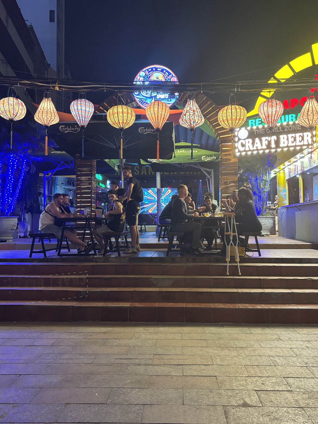 Napolis Pizza Bar & Chill Zone Craft Beer