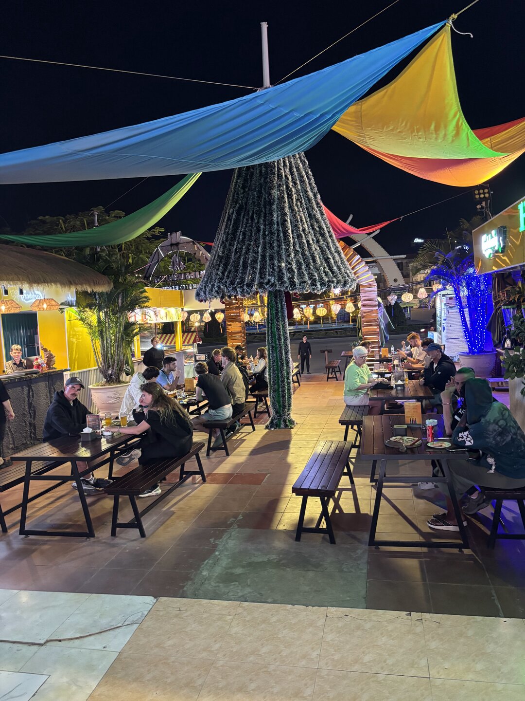Napolis Pizza Bar & Chill Zone Craft Beer