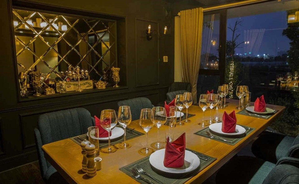 LA BETE - Steakhouse & Cigar Lounge