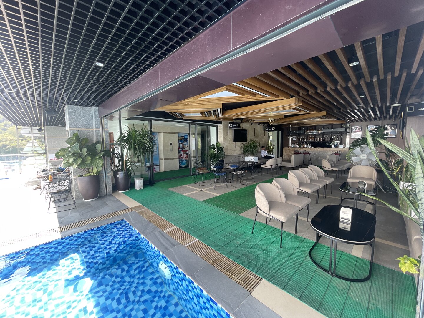 Sky Bar Sirocco & Rooftop