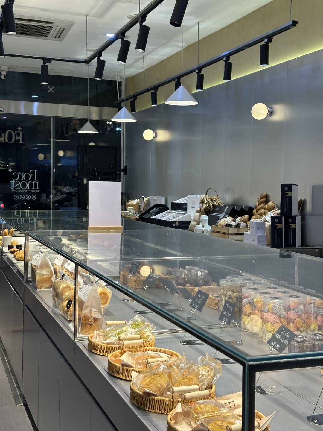 Foremost Bakery Huỳnh Thúc Kháng