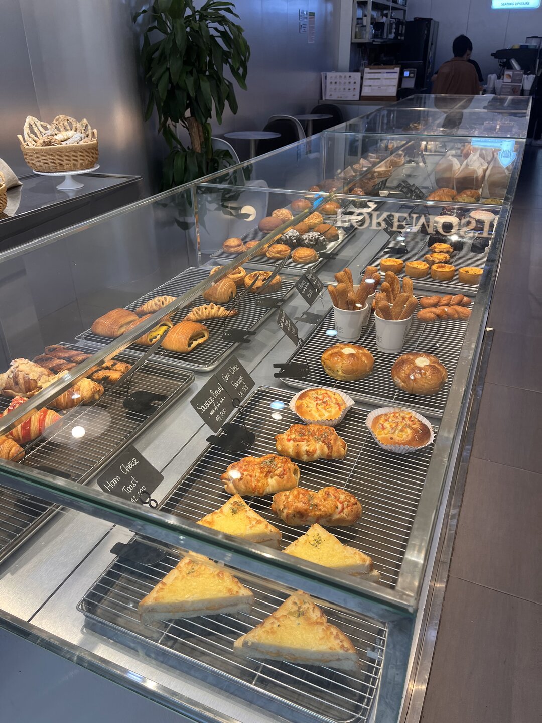 Foremost Bakery Huỳnh Thúc Kháng