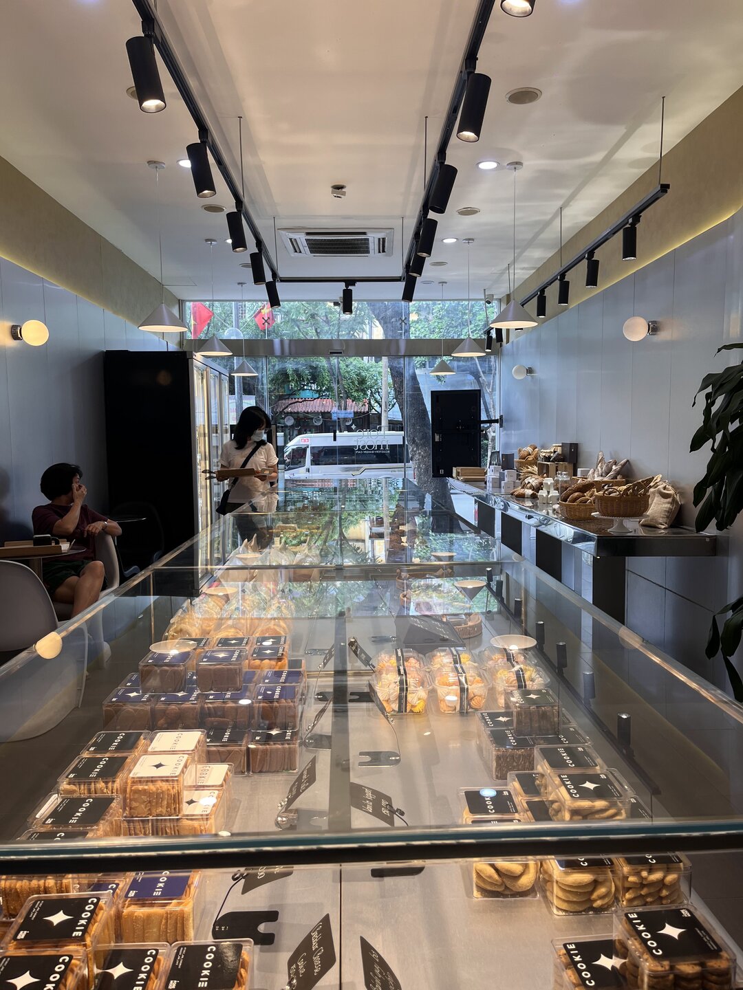 Foremost Bakery Huỳnh Thúc Kháng