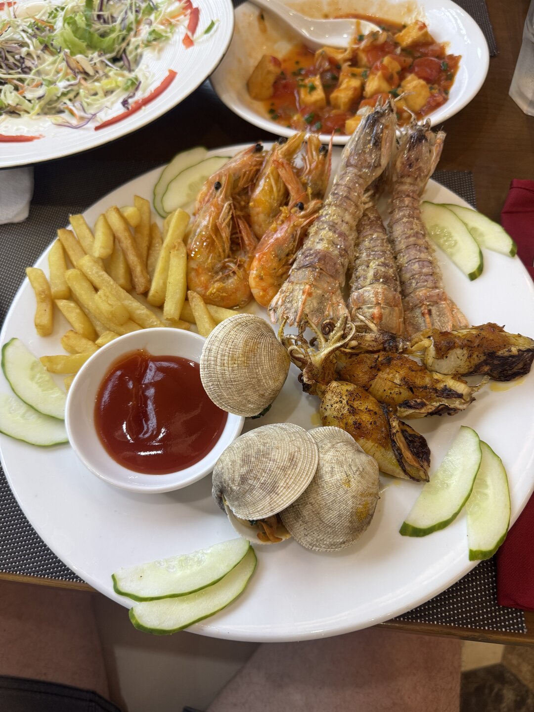 Nhà hàng hải sản Cát Bà - Marigold Restaurant