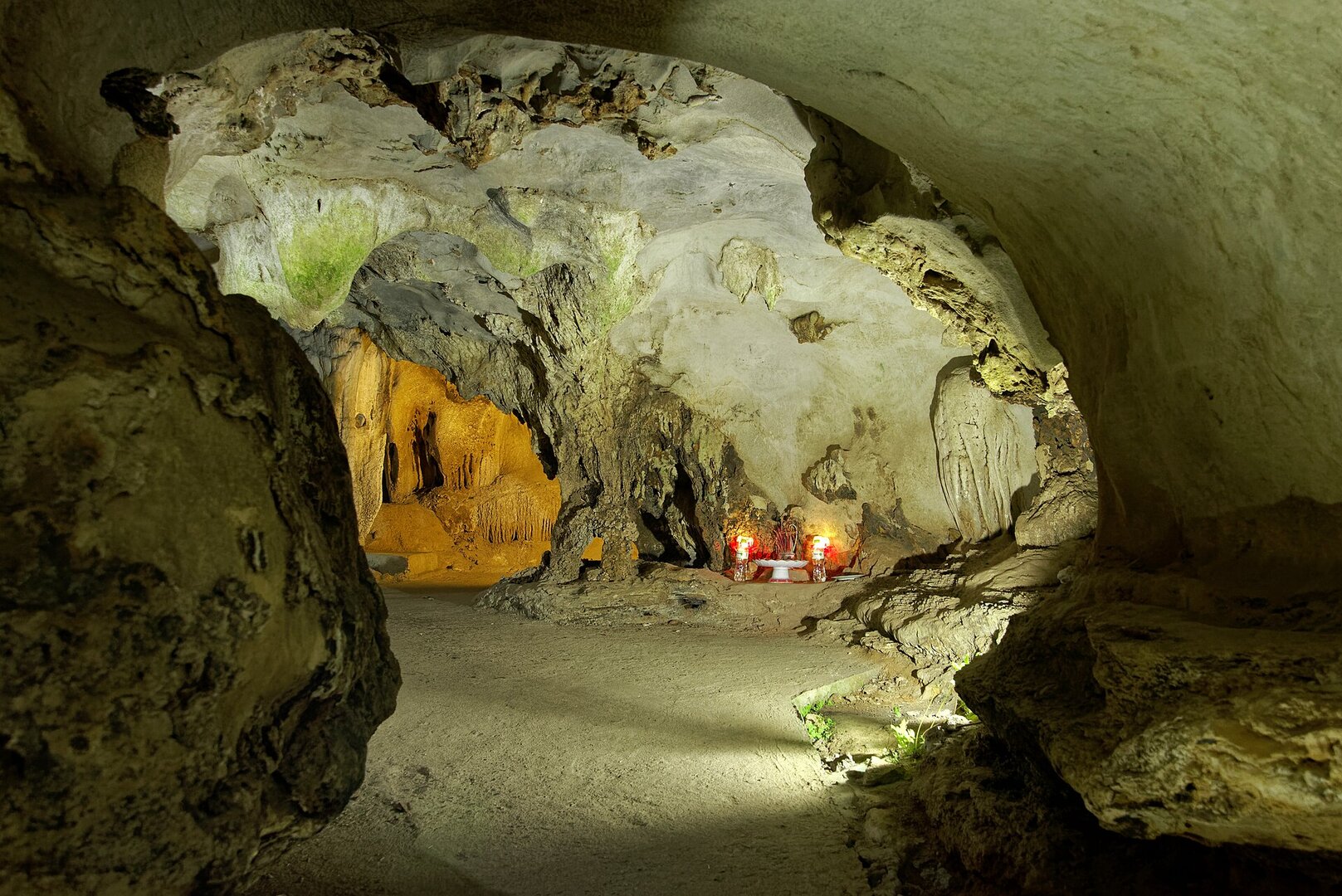 Trung Trang Cave