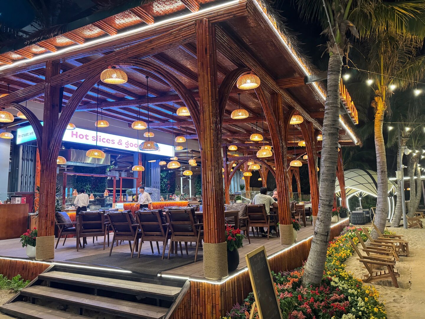 Sea La Vie Club