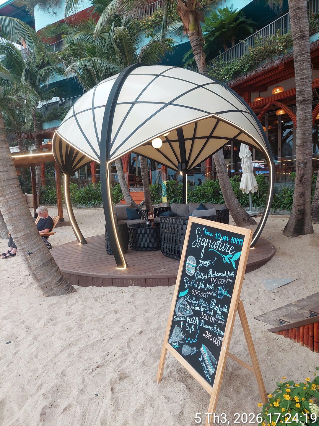 Sea La Vie Club