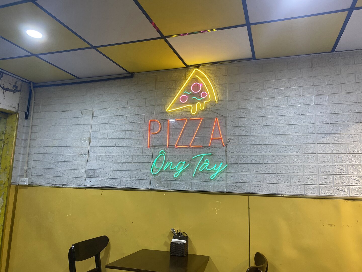 Pizza Ong Tay Nghia Tan