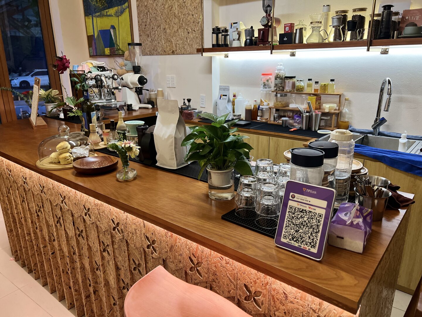 Bloome Cafe CatBa