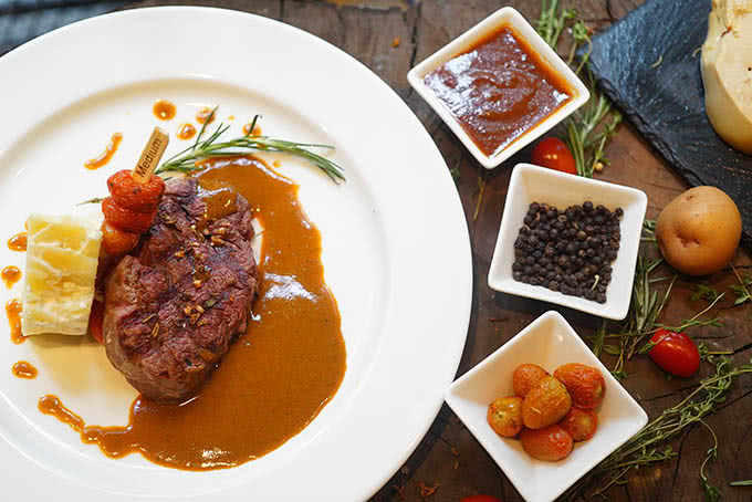 MOO BEEF STEAK NGUYEN KHANH TOAN
