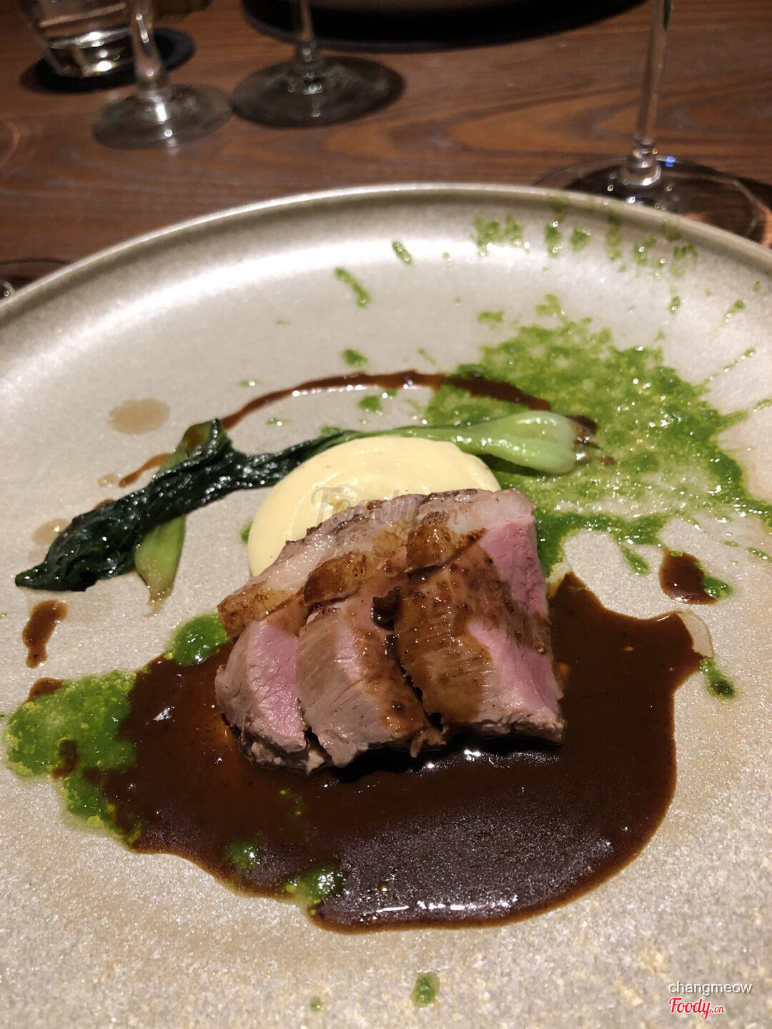 T.U.N.G dining
