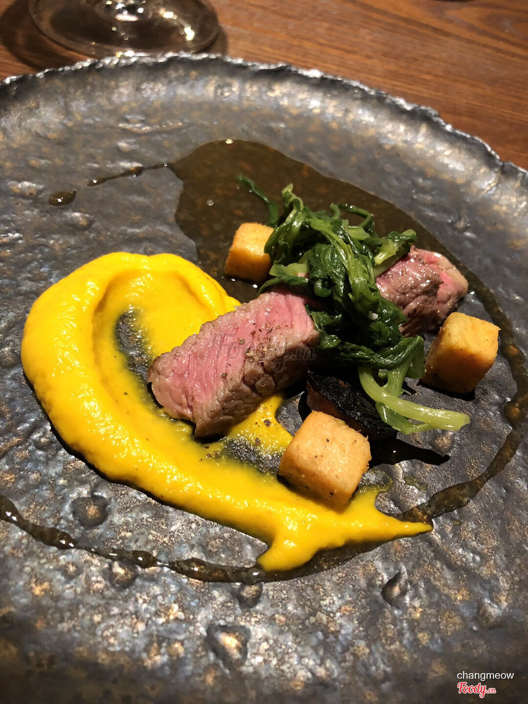 T.U.N.G dining