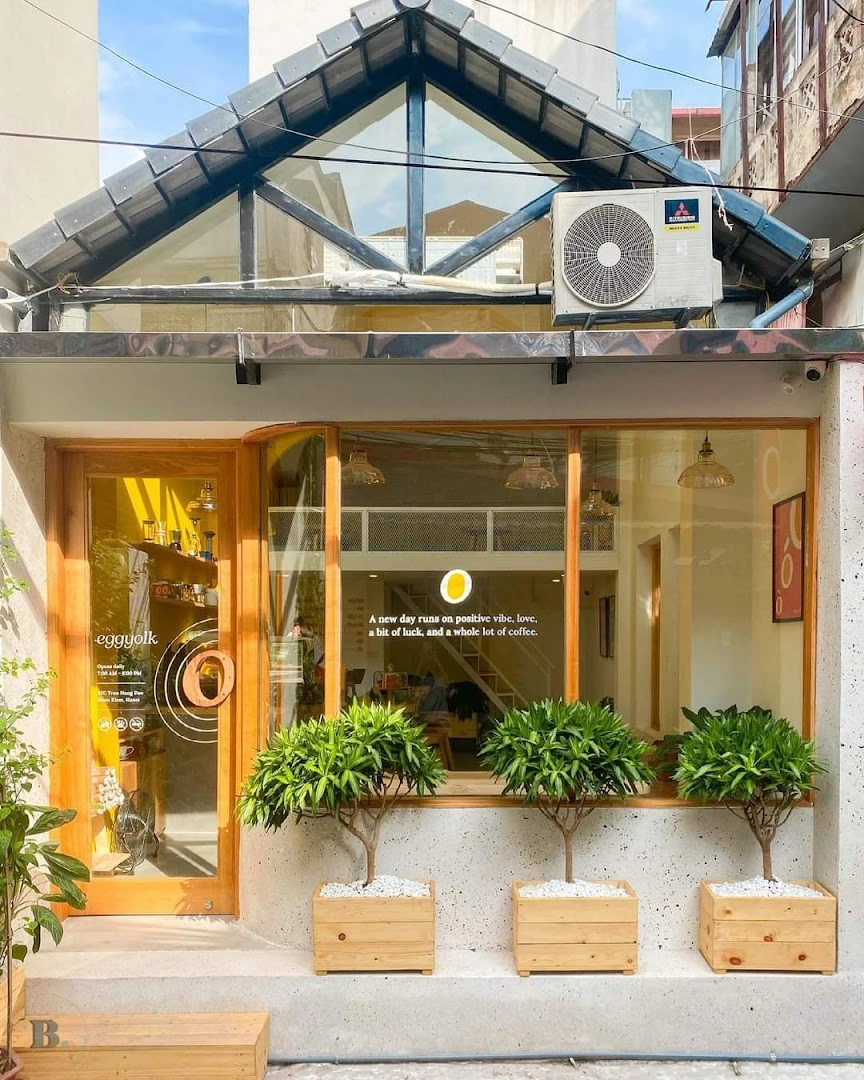 Eggyolk Coffee Tran Hung Dao