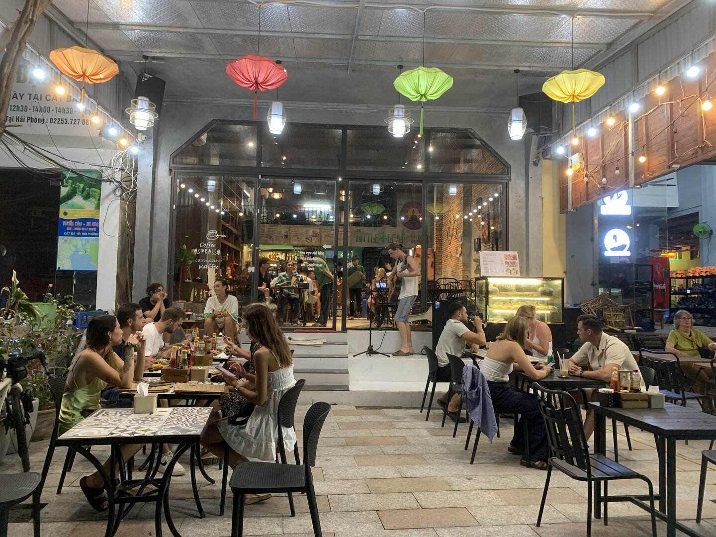 The Little Leaf Restaurant (Tiệm Lá Nhỏ)