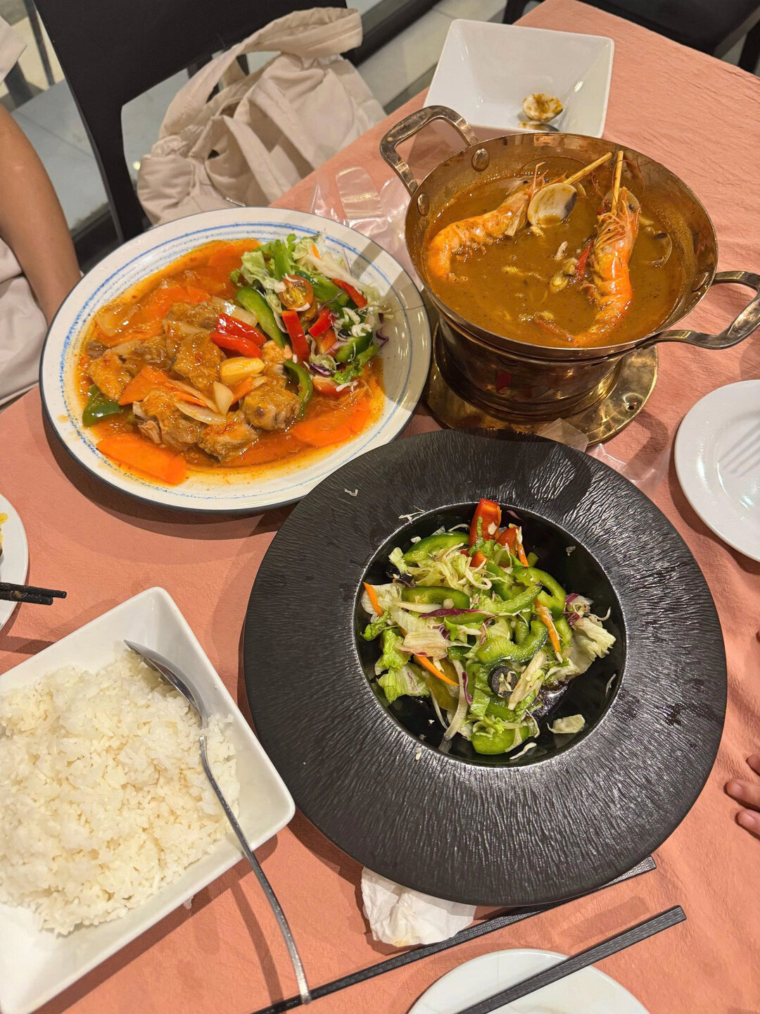 The Little Leaf Restaurant (Tiệm Lá Nhỏ)