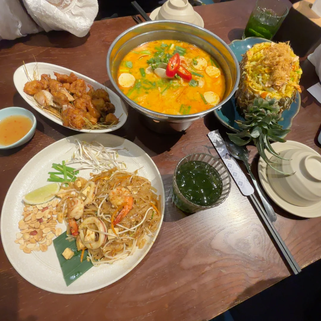 Thai Market Restaurant - Le Van Thiem