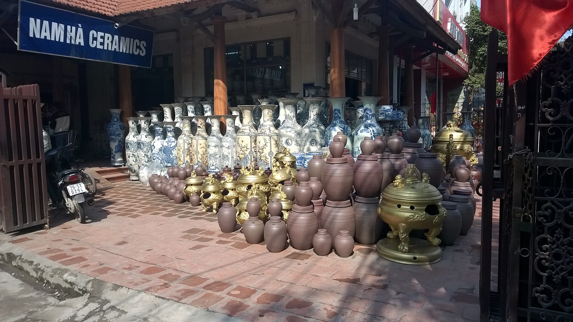 Bát Tràng Pottery Village