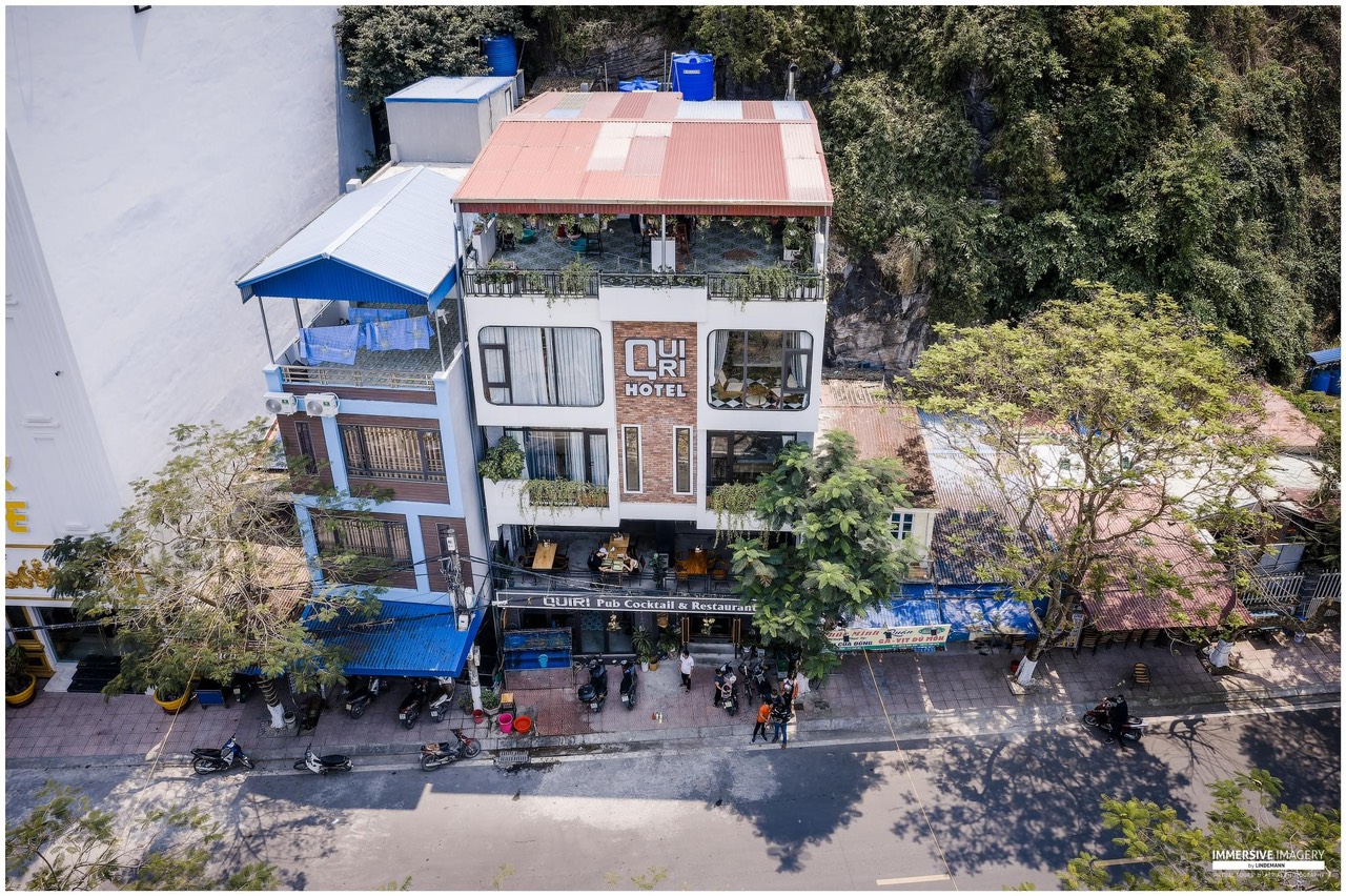 Quiri Pub Cocktail & Restaurant