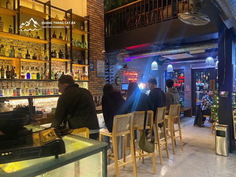 Quiri Pub Cocktail & Restaurant