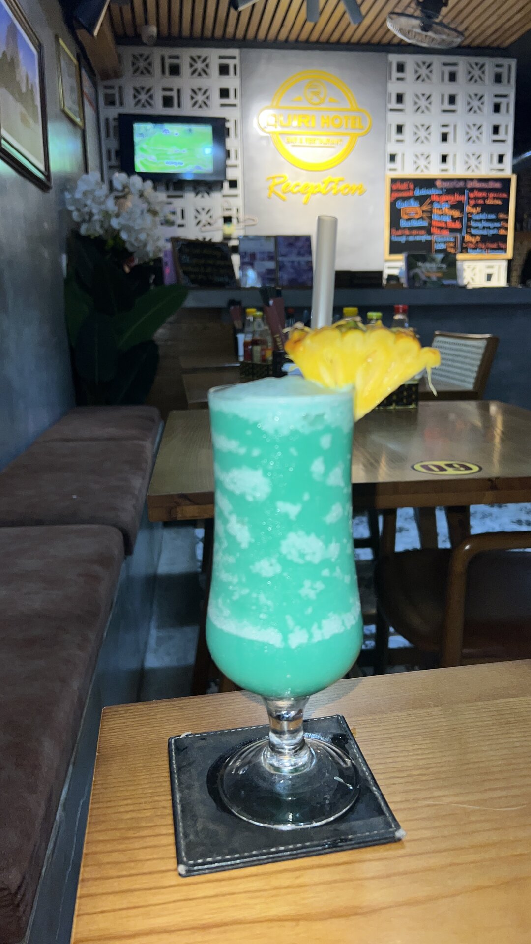 Quiri Pub Cocktail & Restaurant