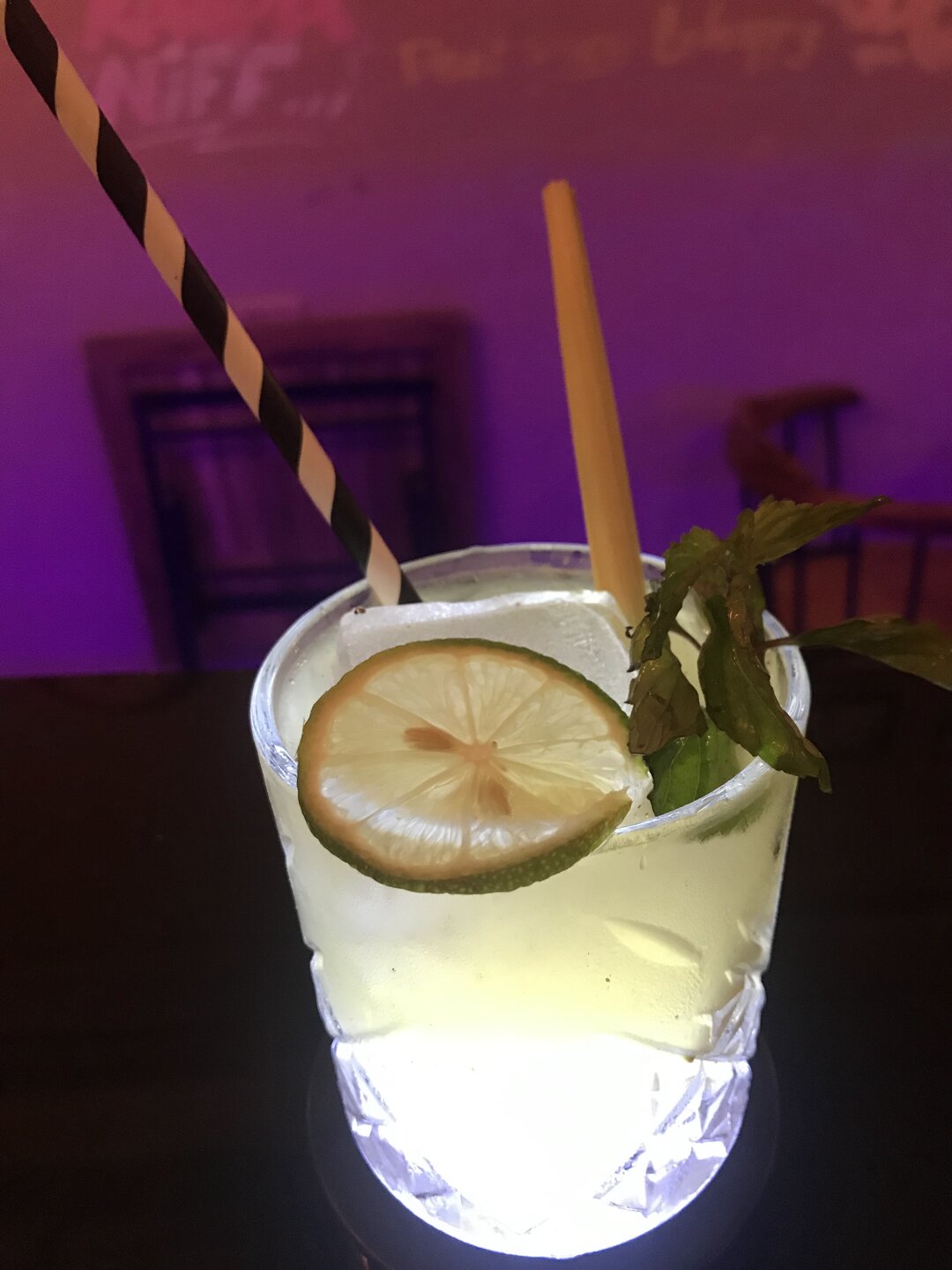 Quiri Pub Cocktail & Restaurant