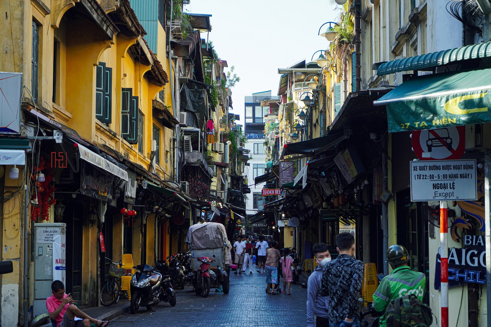 Ta Hien Street
