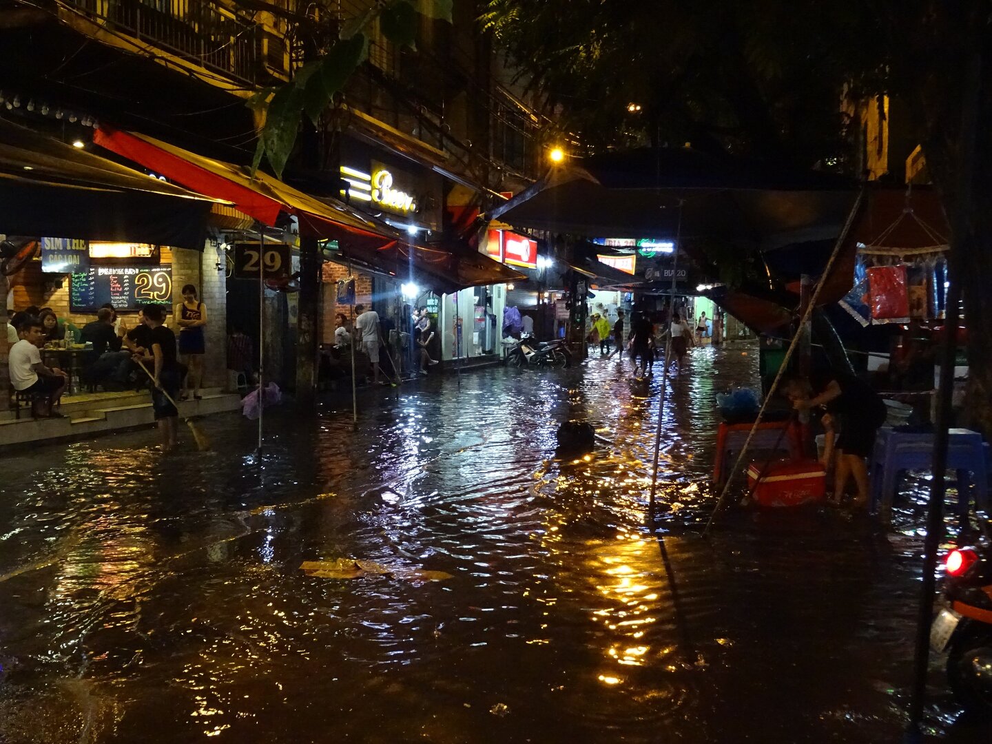 Ta Hien Street